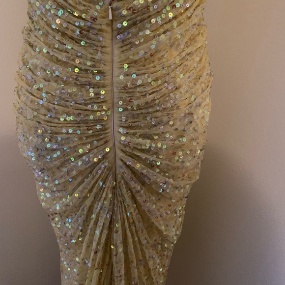 Beautiful special occasion dress - Picture 3 of 8